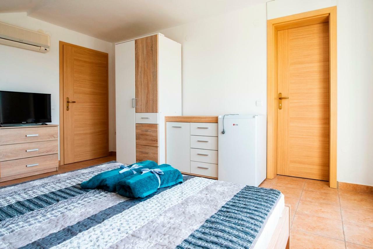 Lavanda Apartments&Studios Pinezići Exteriör bild