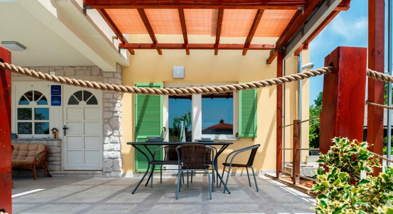 Lavanda Apartments&Studios Pinezići Exteriör bild